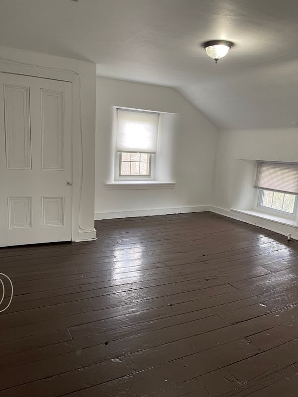 Building Photo - 3328 Hazelwood Ave
