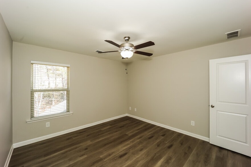 Building Photo - 52 Southwind Cir