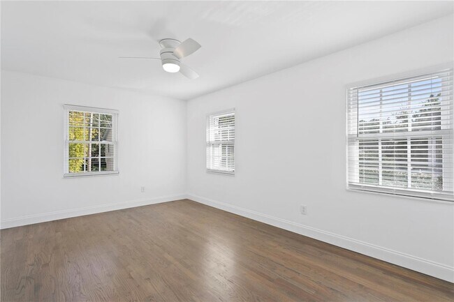 Building Photo - 4704 W Brookwood Dr