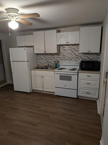 Building Photo - 1537 SW 44th Ave