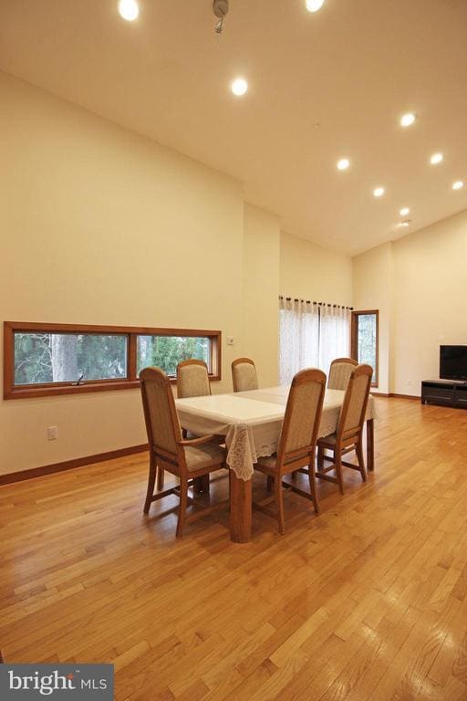 Building Photo - 6872 Melrose Dr