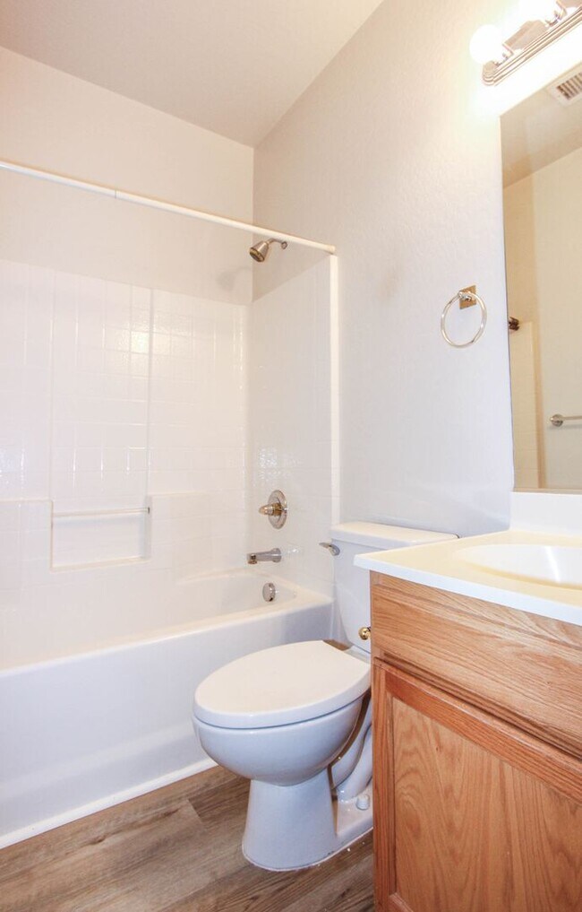 Building Photo - 2 Bedroom Townhome in Yavapai Hills