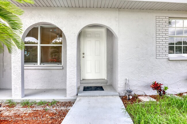 Building Photo - 807 Hillsdale Dr