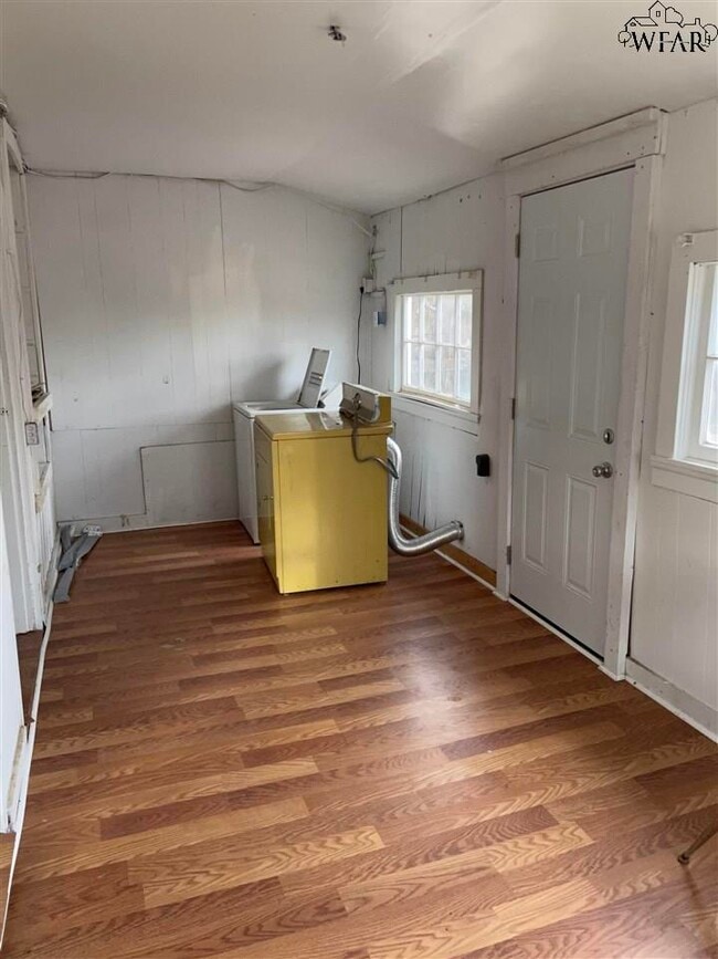 Building Photo - 2215 Taylor St