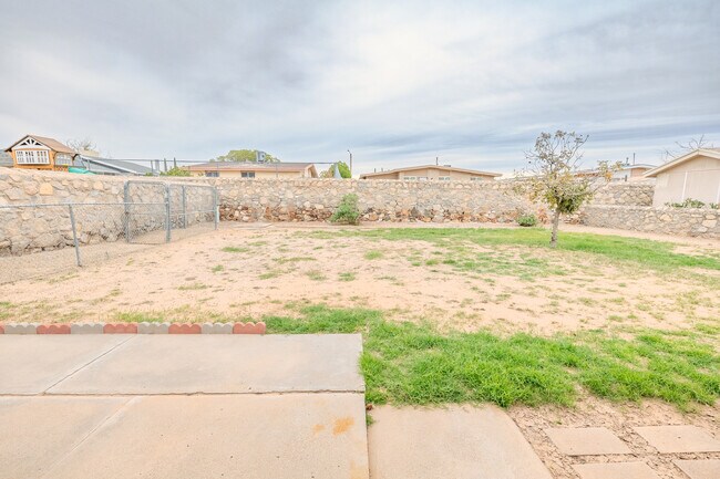 Building Photo - 10724 Onyxstone St