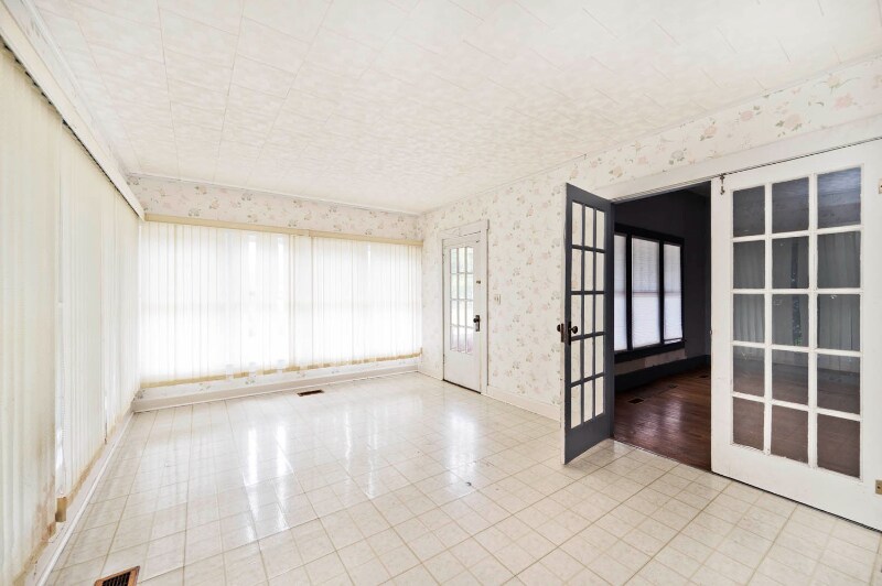 Building Photo - 269 N Vine St