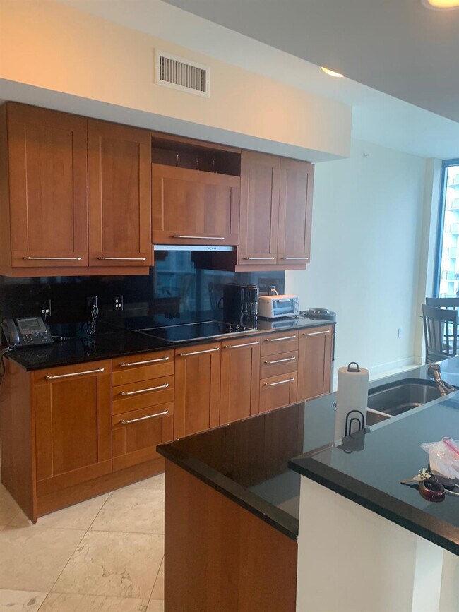 Building Photo - 333 Las Olas Way