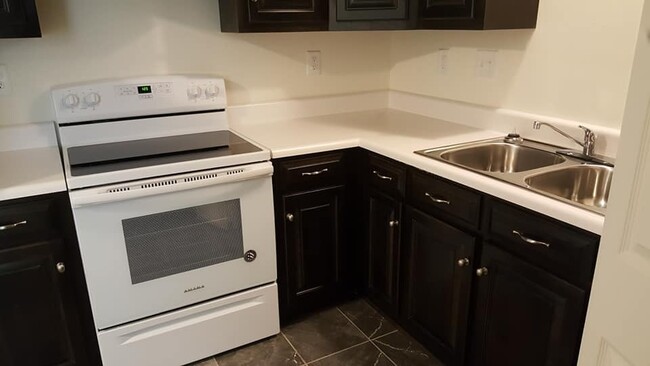 Building Photo - 12747 Westbrook Dr