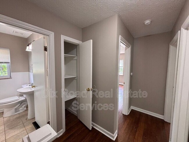 Building Photo - 2703 Roosevelt Blvd