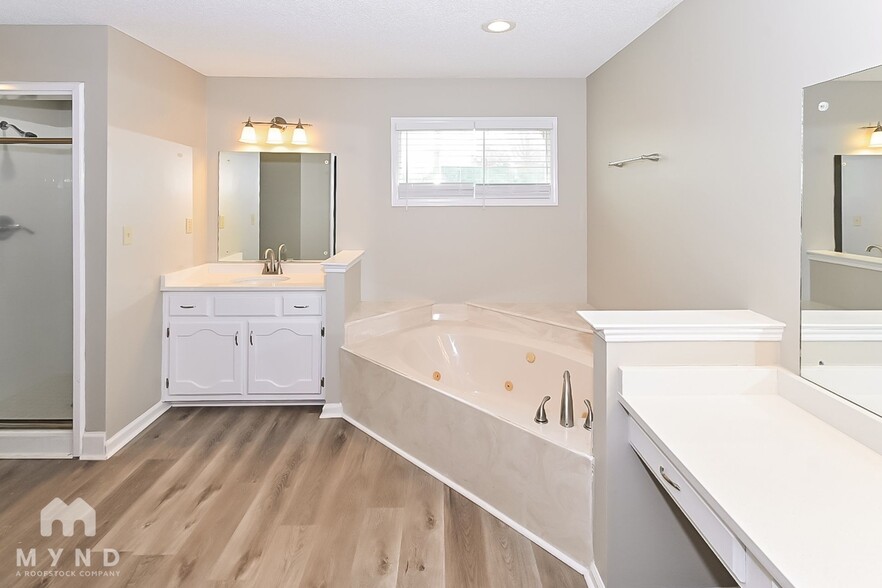 Building Photo - 8819 Lindstrom Cove