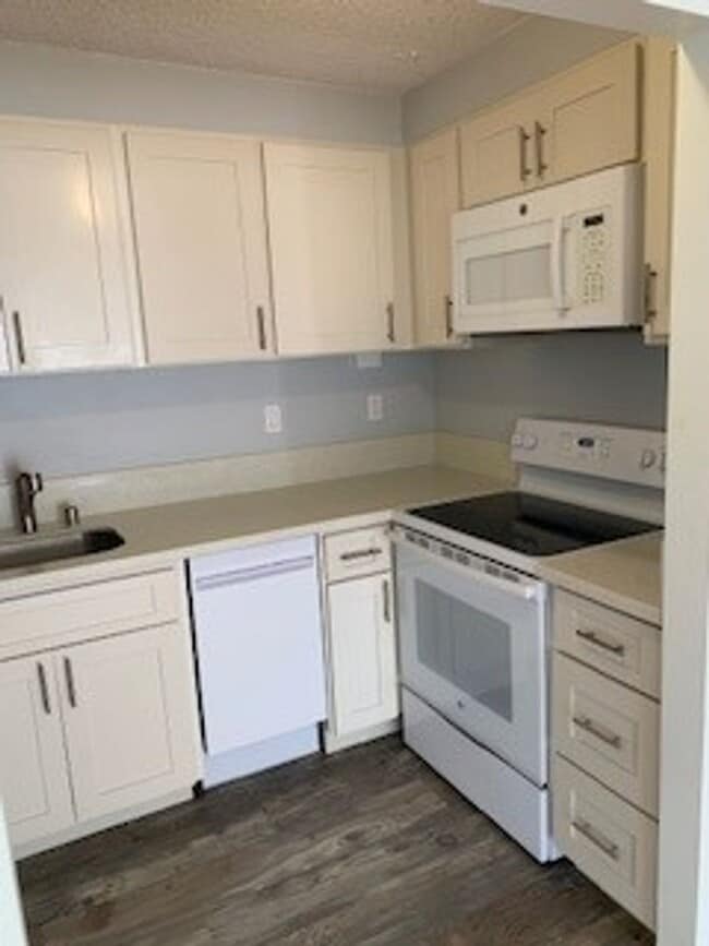 Building Photo - Waikiki