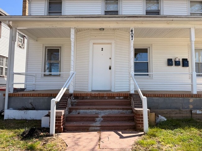 Building Photo - 407 S 8th St