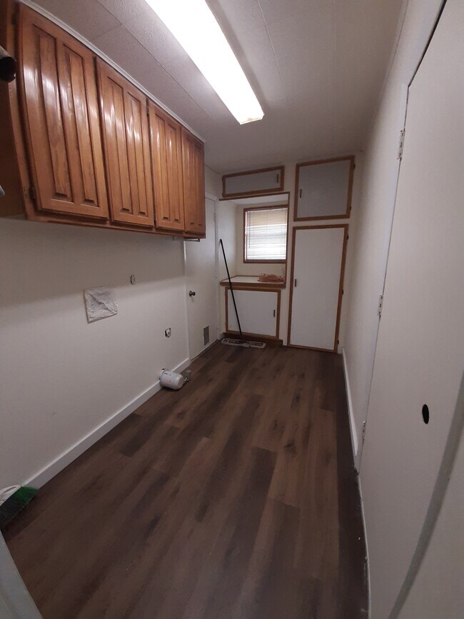 Building Photo - 4318 Jenny Ln
