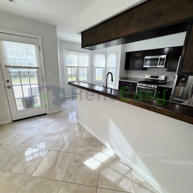 Building Photo - 1329 Millington Ct