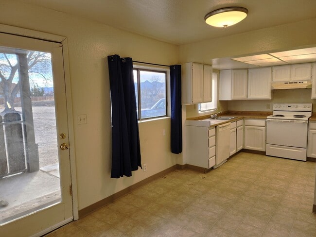 Building Photo - Silverado104