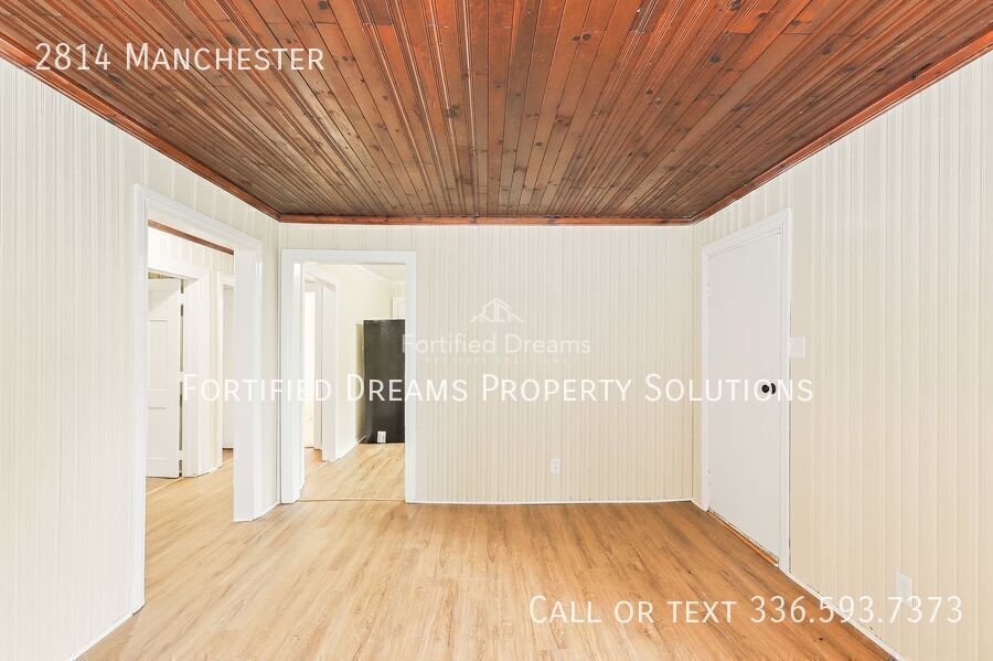 Building Photo - 2814 Manchester-