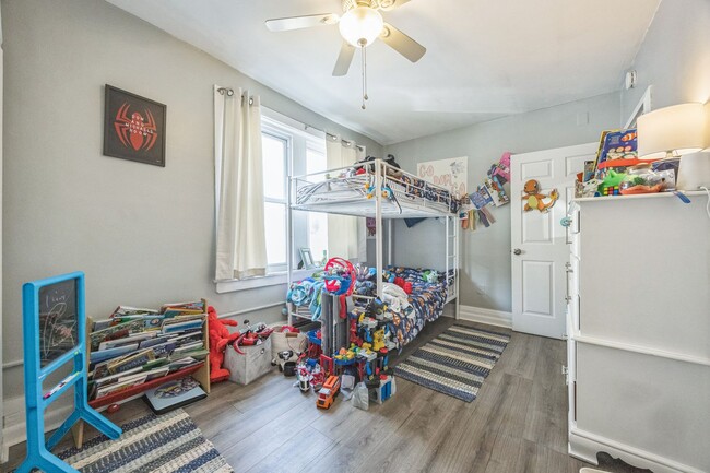 Building Photo - Cozy 2-Bedroom, 1 Bath Apartment in Plymou...