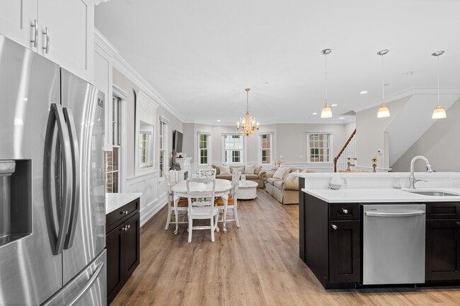 Building Photo - 4 Central Ave