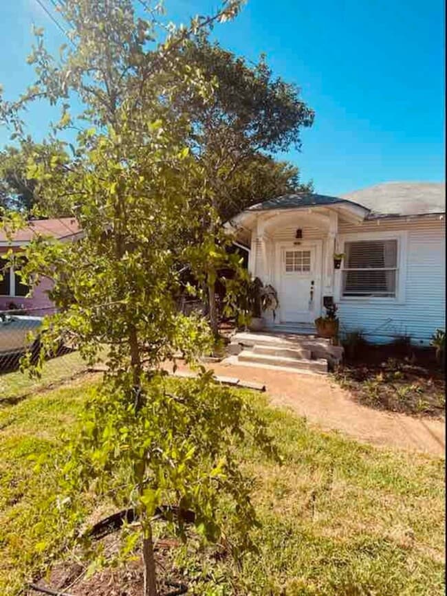 Primary Photo - 325 Hammond Ave