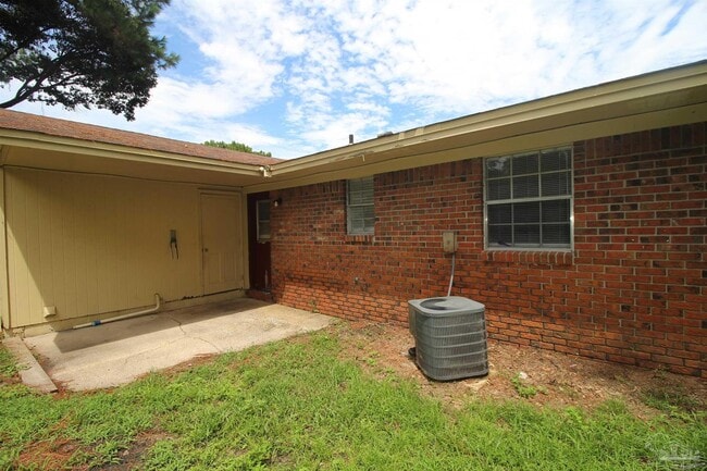 Building Photo - 10151 Guidy Ln