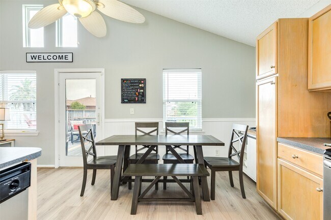 Building Photo - 16614 Bermuda Way