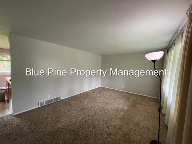 Building Photo - 505 Sykes Dr