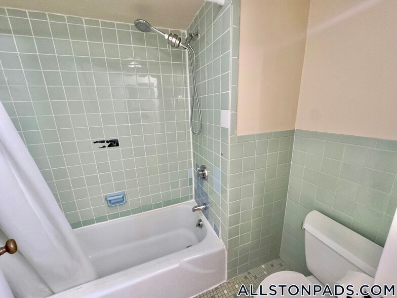 Building Photo - 1110 Commonwealth Ave