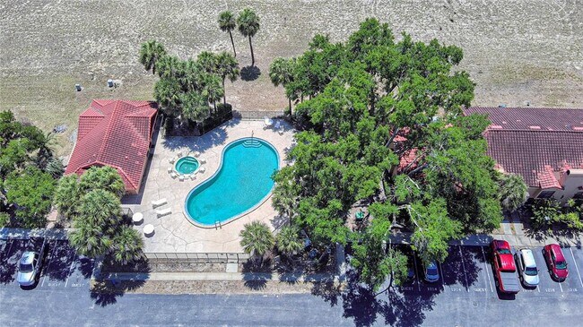 Building Photo - 1236 N Fairway Dr