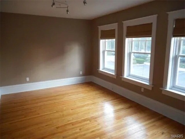 Building Photo - 536 Rosedale Ave