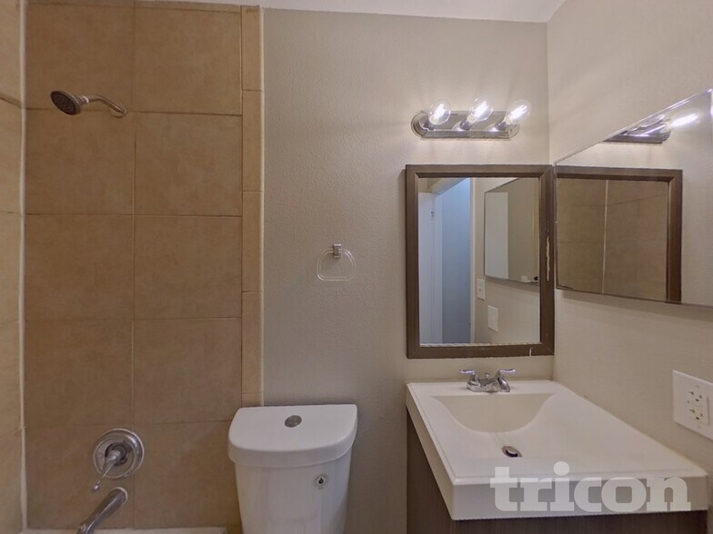 Building Photo - 5843 59th Way N