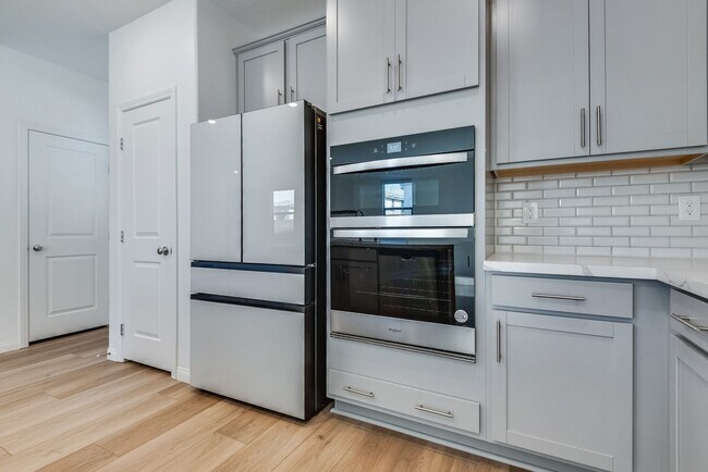 Building Photo - Highly upgraded, spacious, 4 bedroom home ...