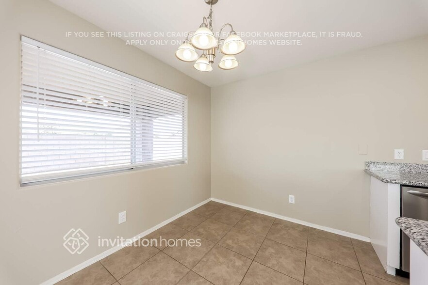 Building Photo - 3215 W Salter Dr