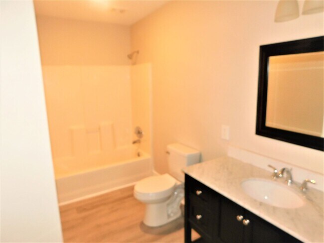 Building Photo - 1316 McConihe St