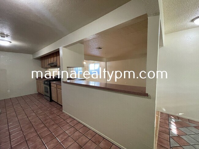 Building Photo - 4 Bedroom 2 Bath Single Family Home