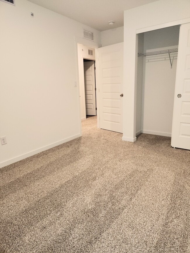 Building Photo - 2334 Noble Ln