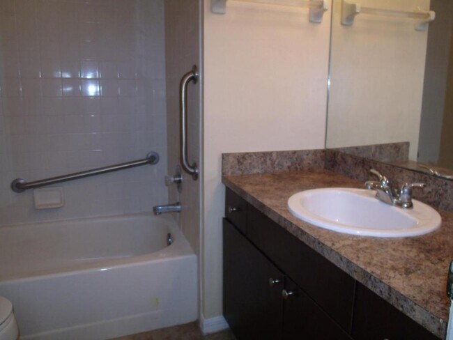 Building Photo - 9869 Aloma Bend Ln