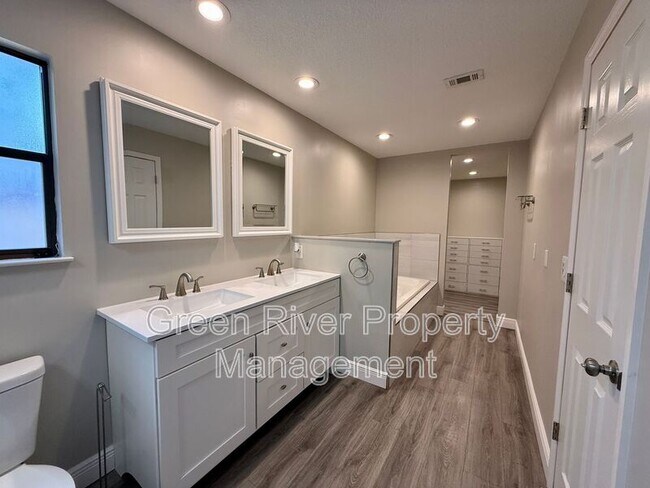 Building Photo - 12955 Julington Ridge Dr E