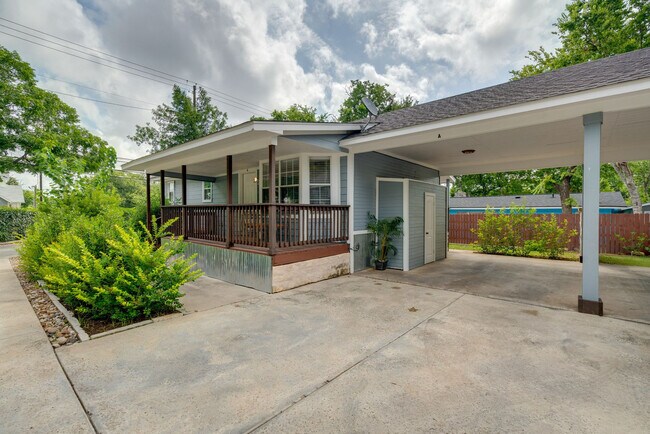 Building Photo - 2609B Wheless Ln