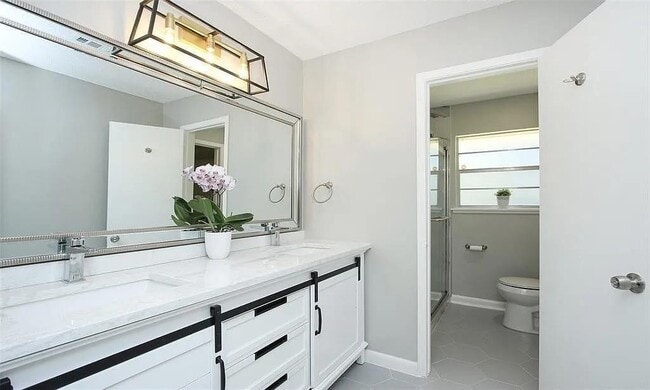 Building Photo - 1422 Scenic Ridge Dr