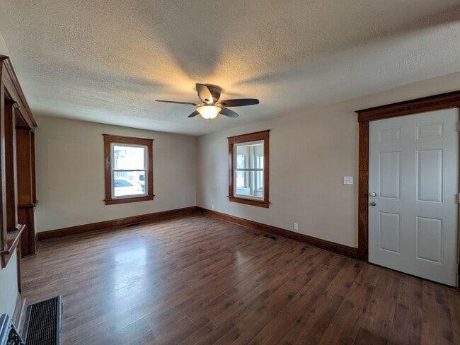 Building Photo - Large 4 Bedroom Home with Garage, Deck, & Fence!