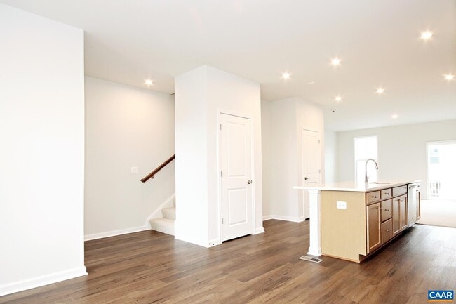 Building Photo - 5997 McComb St