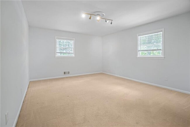 Building Photo - 4695 N Peachtree Rd