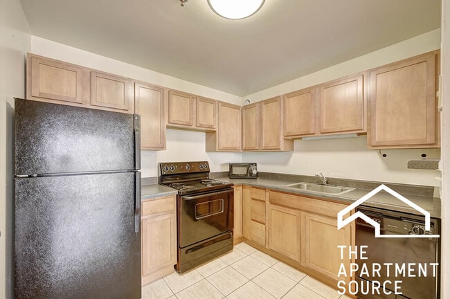 Building Photo - 1000 N La Salle Dr