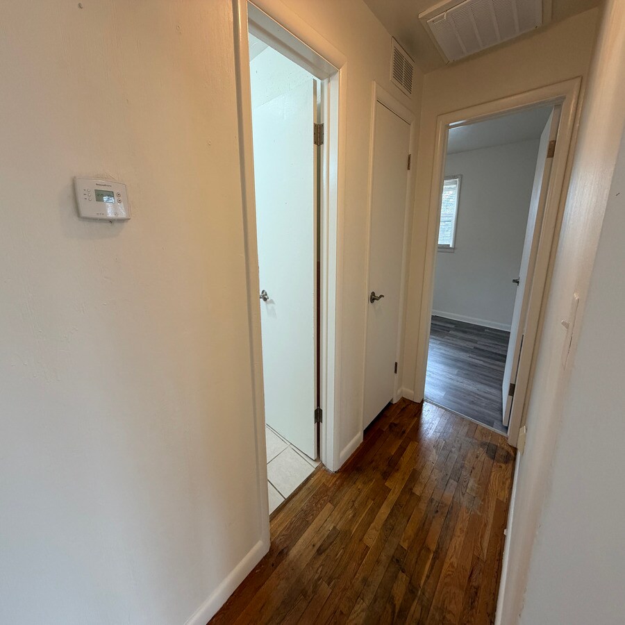 Building Photo - 1525 6th St