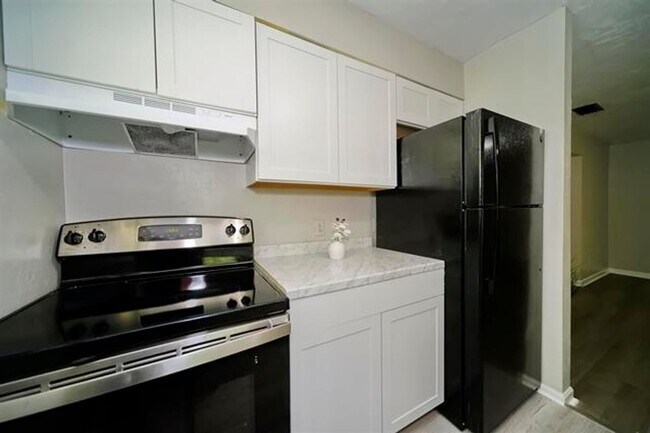 Building Photo - Charming 2BR Unit in Tallahassee