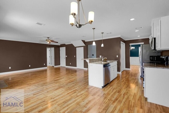 Building Photo - 721 Highgrove Ct