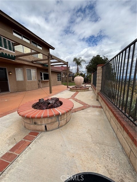 Building Photo - 17092 Whispering Brook Way