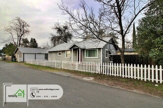 Building Photo - 420 Beagle Ln