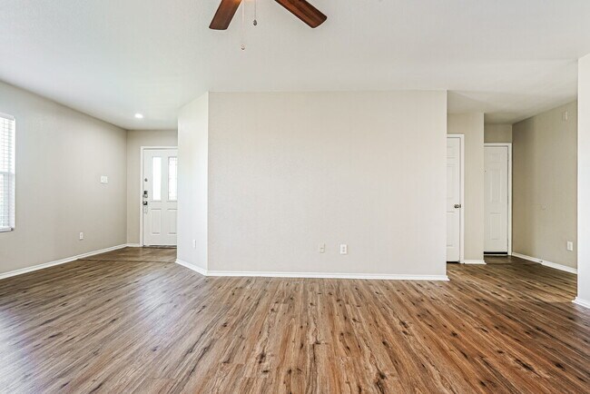 Building Photo - 16737 Woodside Dr