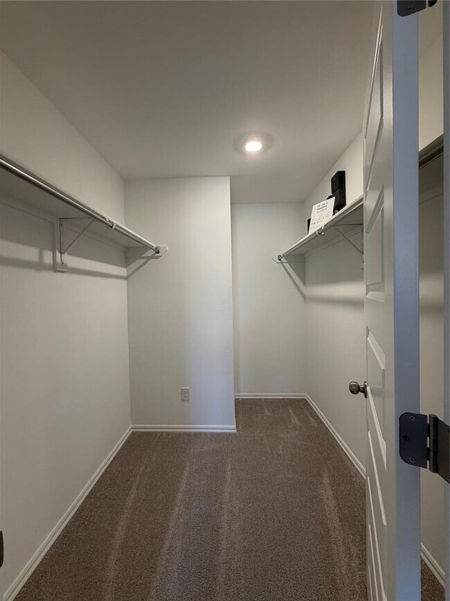 Building Photo - 10005 SW 38th St